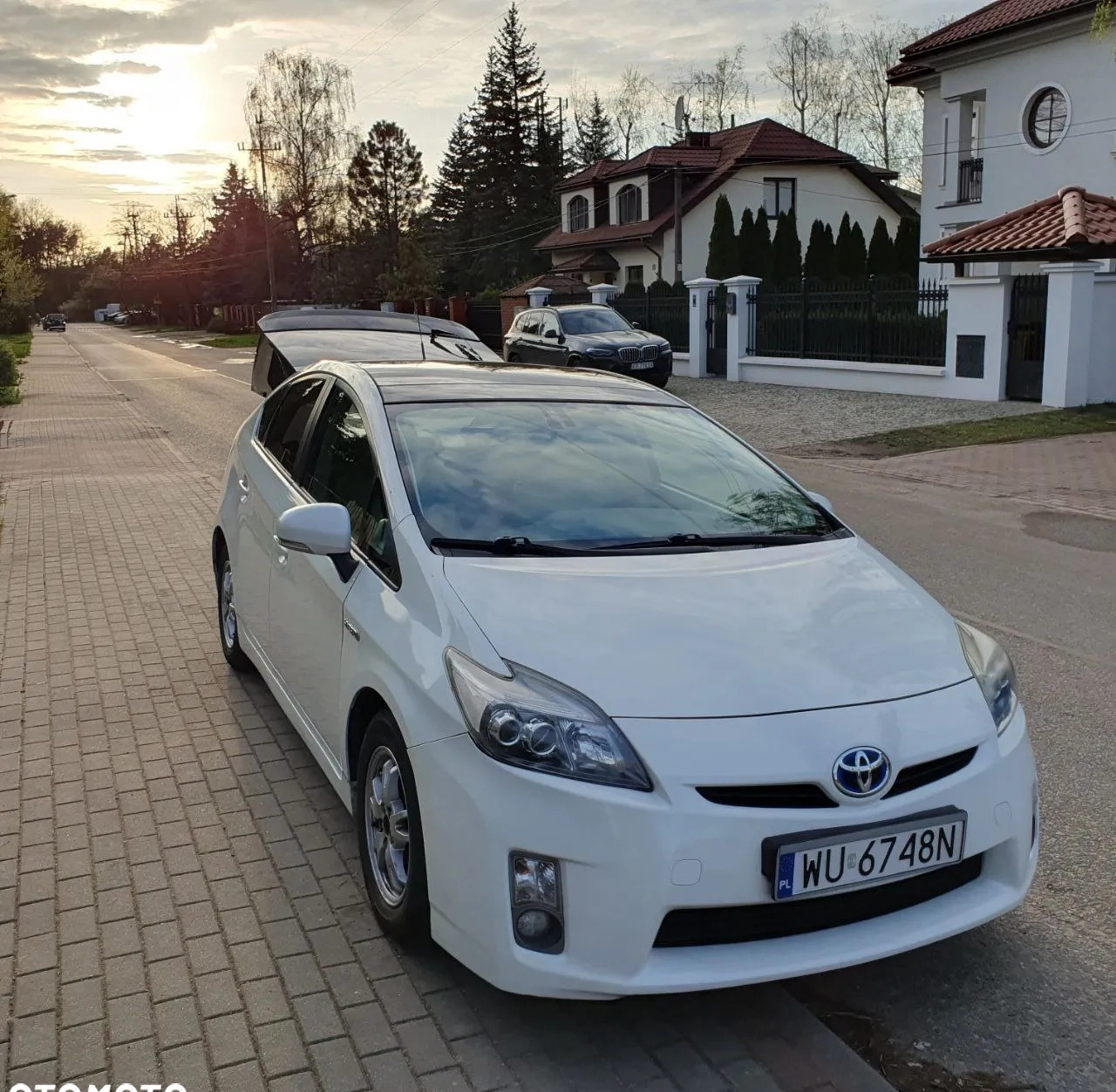 Toyota Prius cena 29999 przebieg: 390000, rok produkcji 2009 z Warszawa małe 92